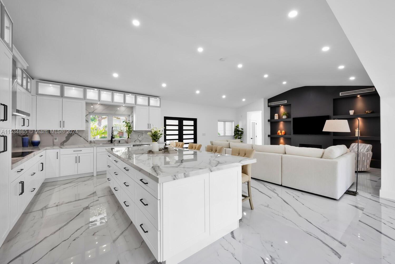 CORAL GABLES RIVIERA SEC - Residential