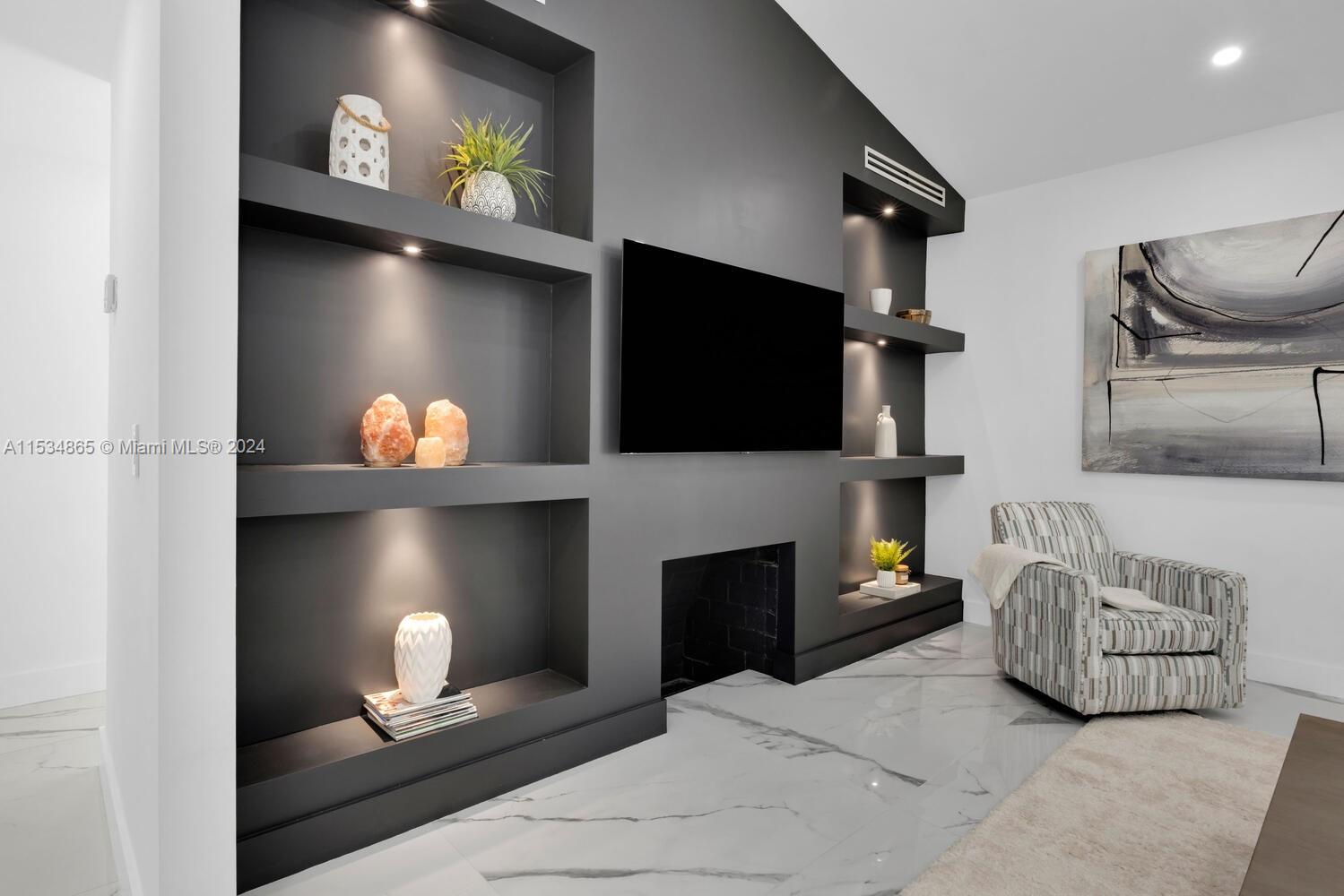 CORAL GABLES RIVIERA SEC - Residential