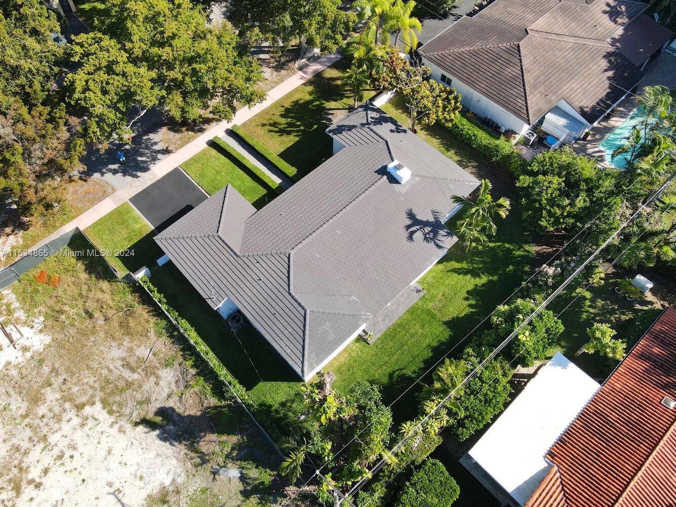 CORAL GABLES RIVIERA SEC - Residential