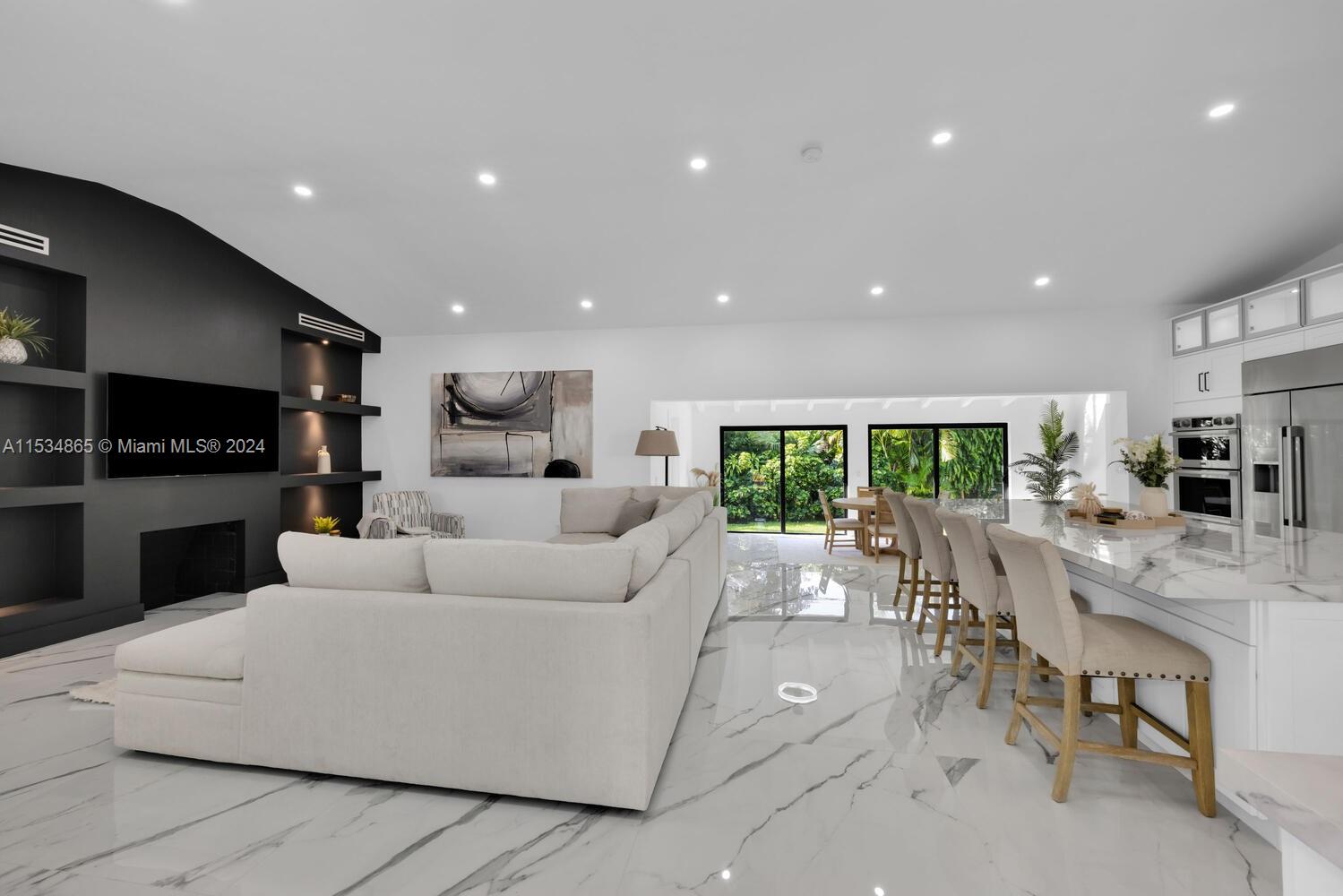 CORAL GABLES RIVIERA SEC - Residential