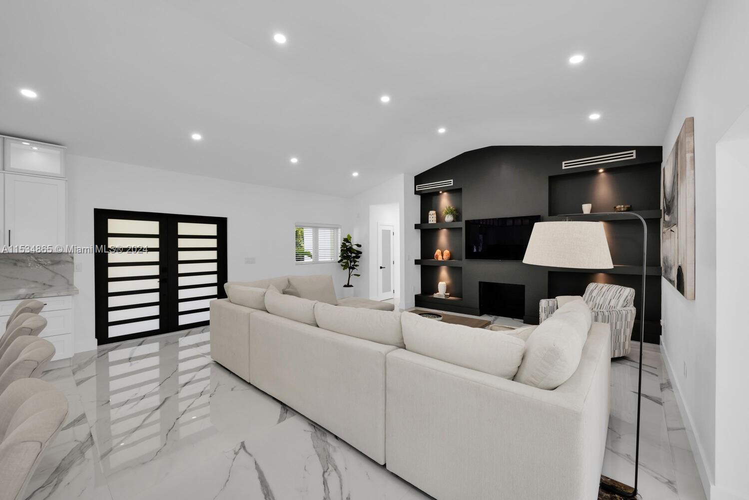 CORAL GABLES RIVIERA SEC - Residential