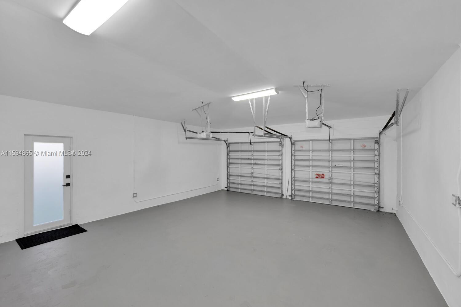 CORAL GABLES RIVIERA SEC - Residential