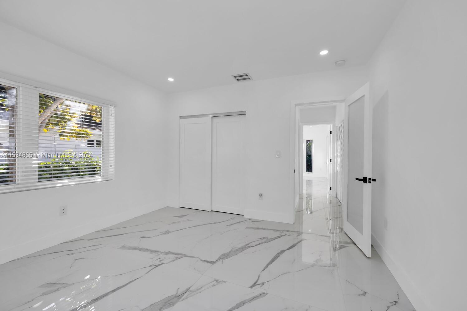 CORAL GABLES RIVIERA SEC - Residential