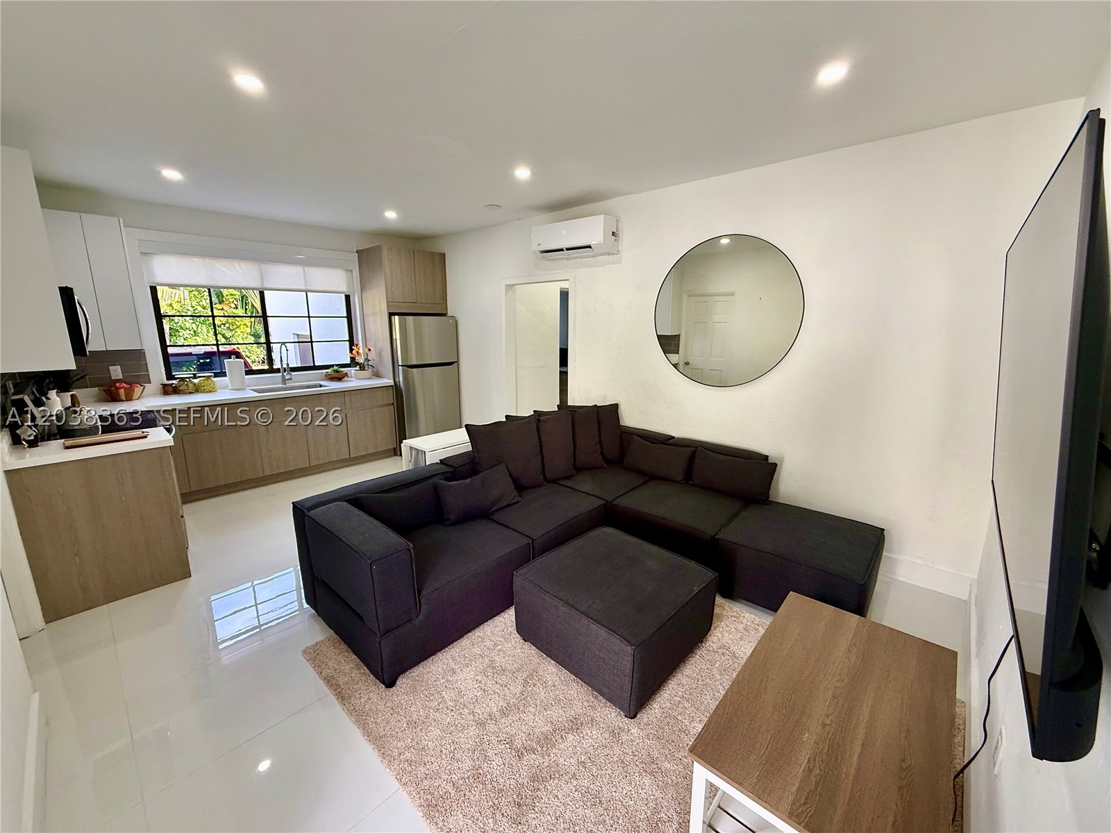 733 Michigan Ave 9