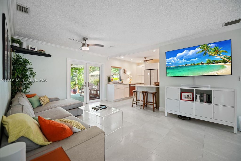 Photo of 350 NE 59th St, Oakland Park, FL 33334 (MLS # A11993102)