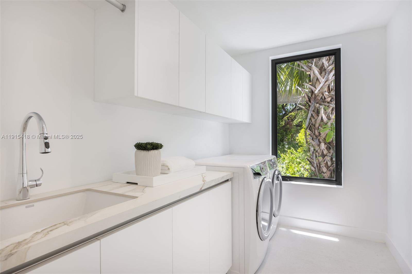 THE ROADS TOWNHOMES - Residential