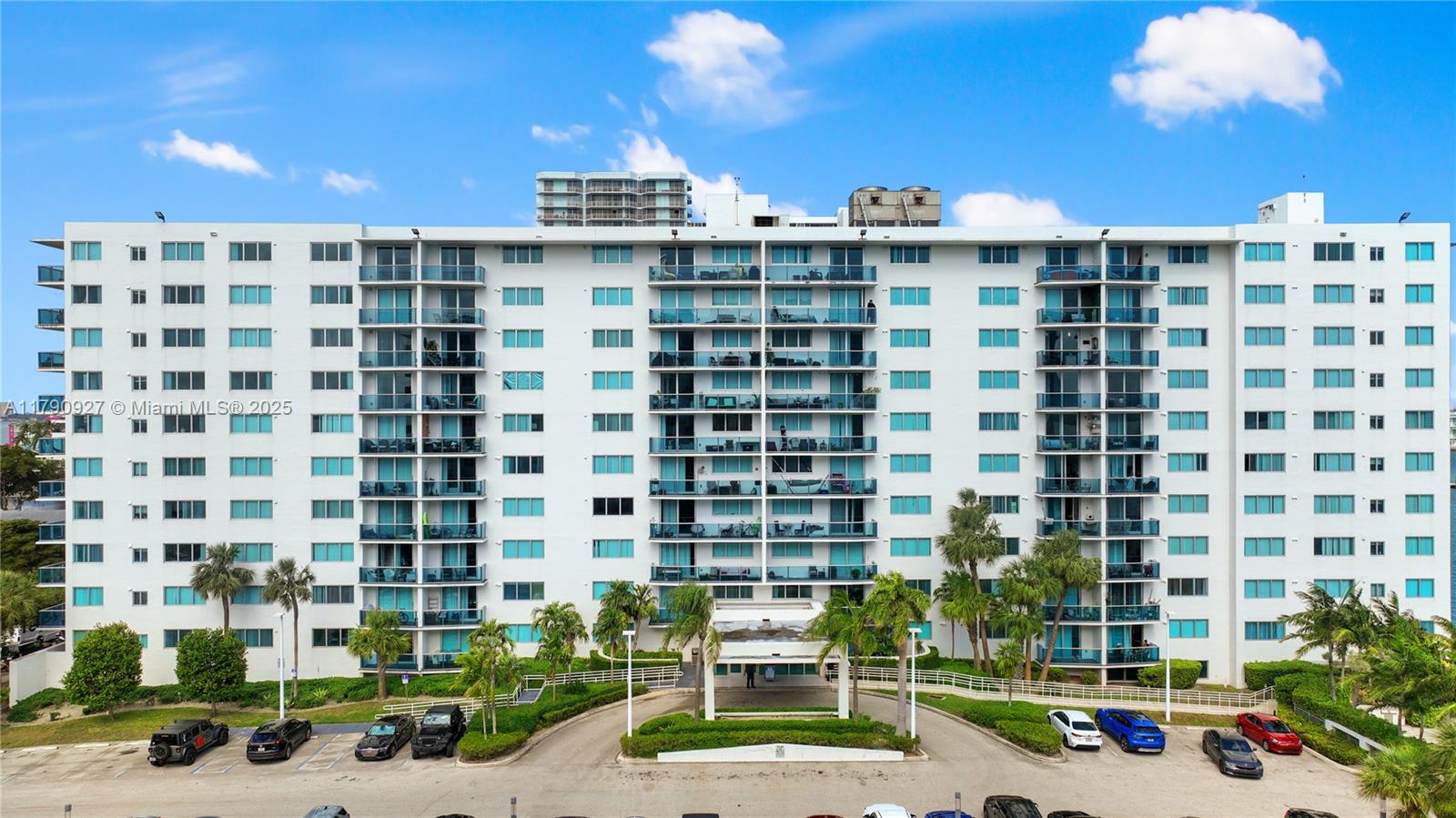 7525 E Treasure Dr 411, North Bay Village, Miami-Dade County, Florida - 1 Bedrooms  
1 Bathrooms - 