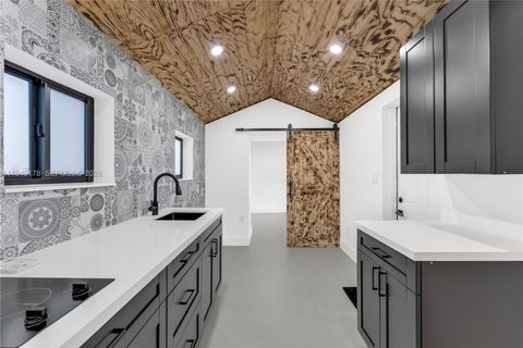 889 NW 102nd St 1 Miami FL 33150