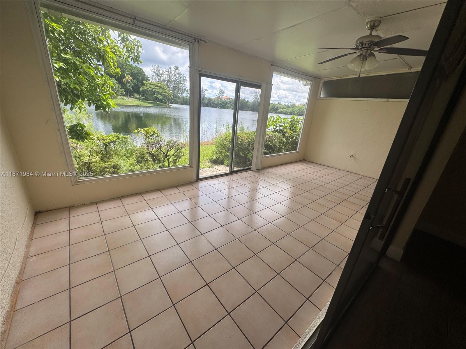 COURTS OF INVERRARY PHASE - Residential Lease