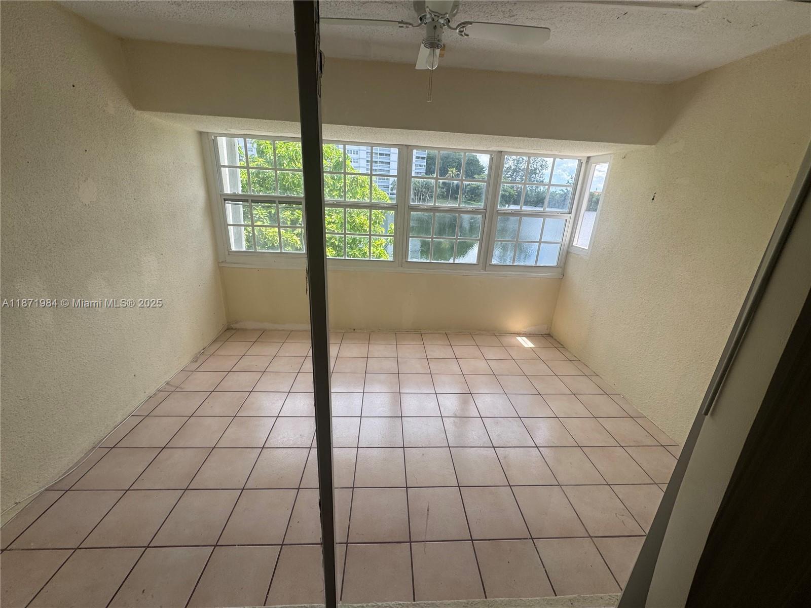 COURTS OF INVERRARY PHASE - Residential Lease