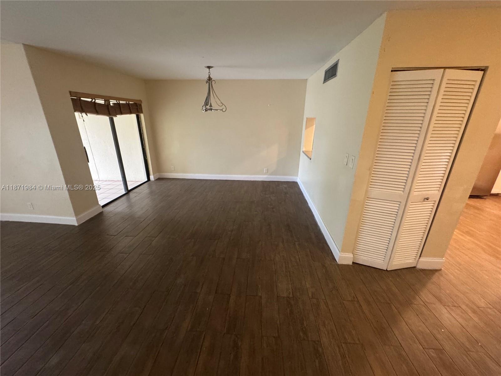 COURTS OF INVERRARY PHASE - Residential Lease