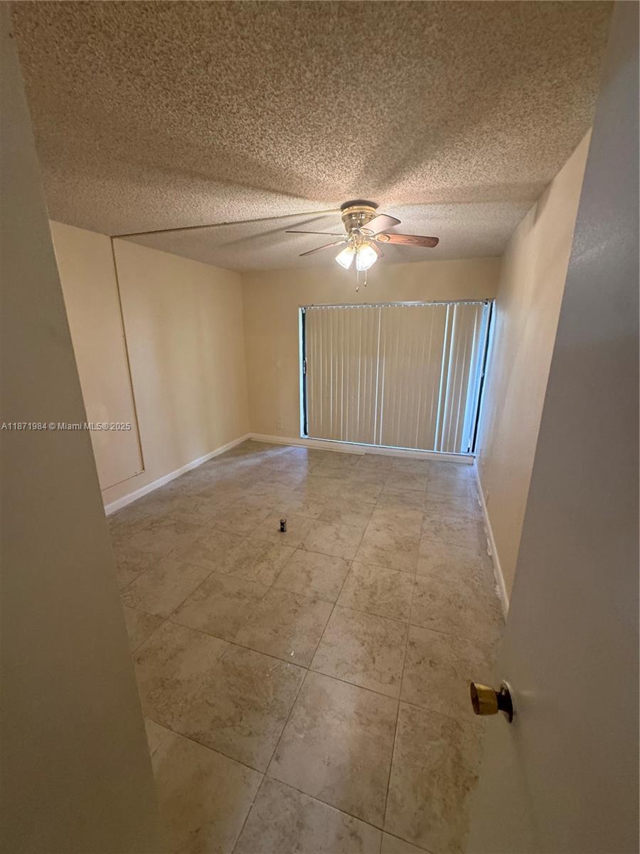 COURTS OF INVERRARY PHASE - Residential Lease