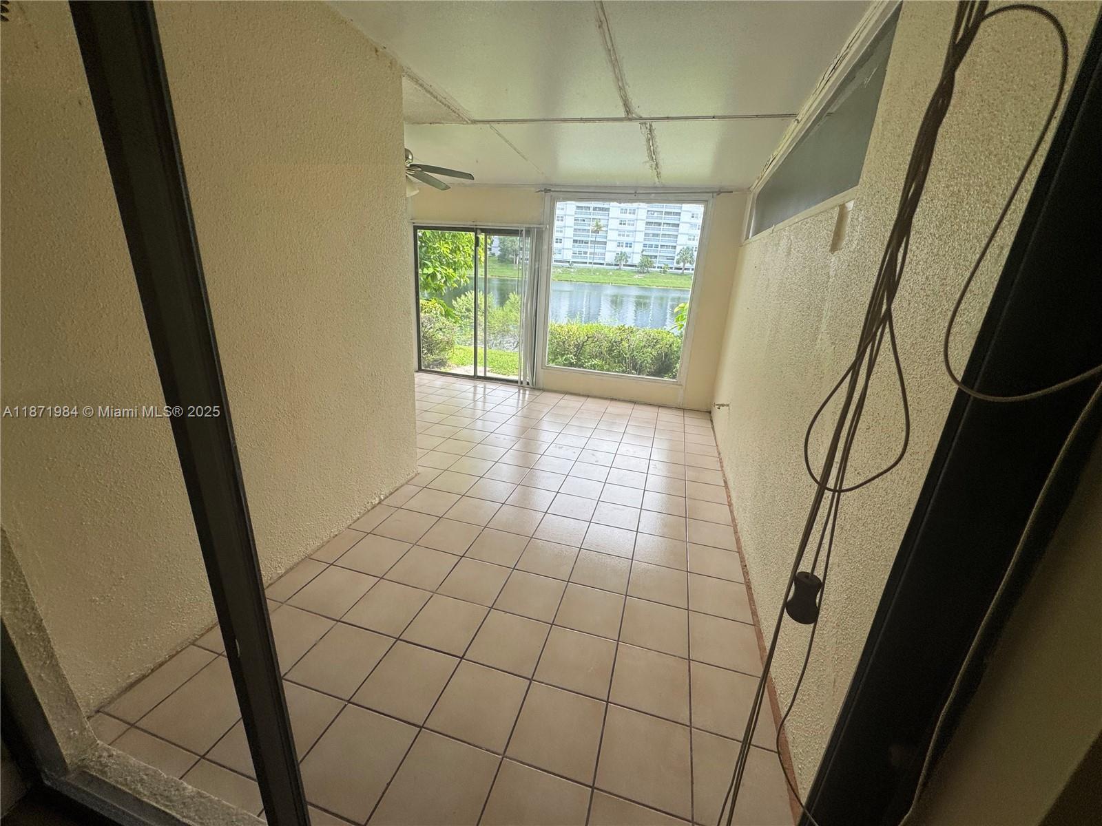 COURTS OF INVERRARY PHASE - Residential Lease