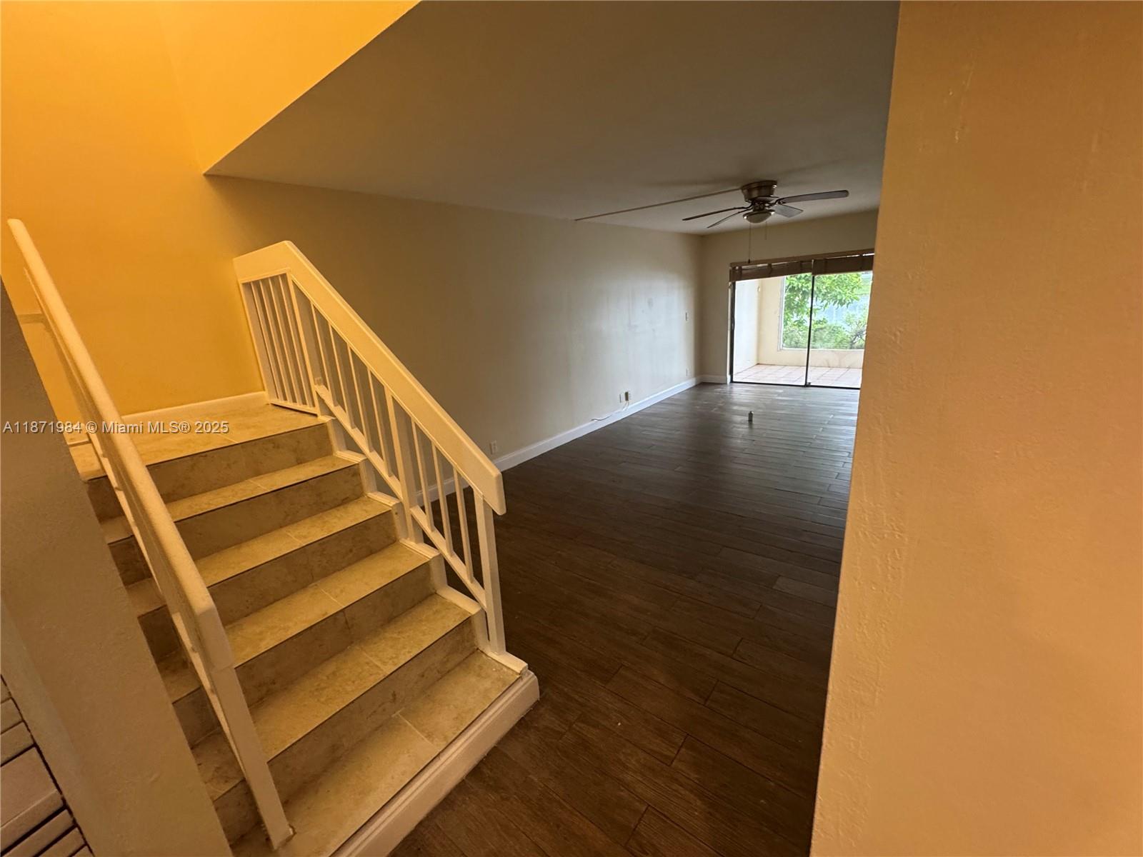 COURTS OF INVERRARY PHASE - Residential Lease