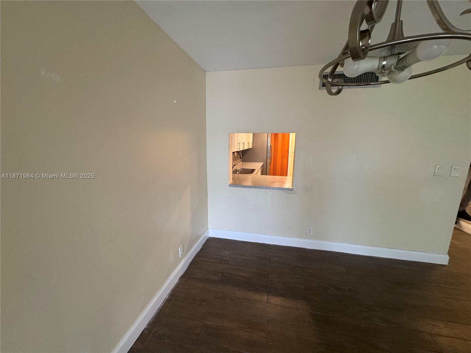 COURTS OF INVERRARY PHASE - Residential Lease