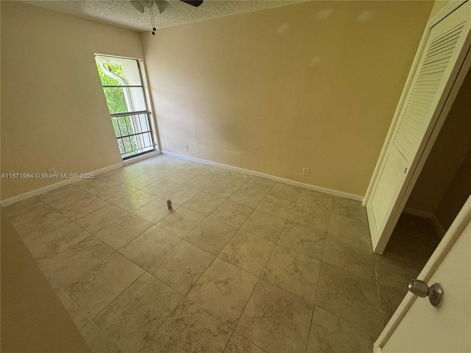 COURTS OF INVERRARY PHASE - Residential Lease