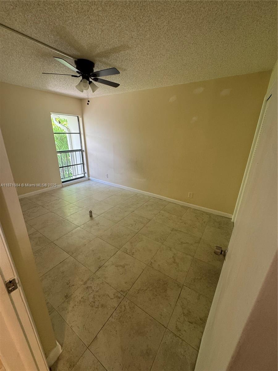 COURTS OF INVERRARY PHASE - Residential Lease