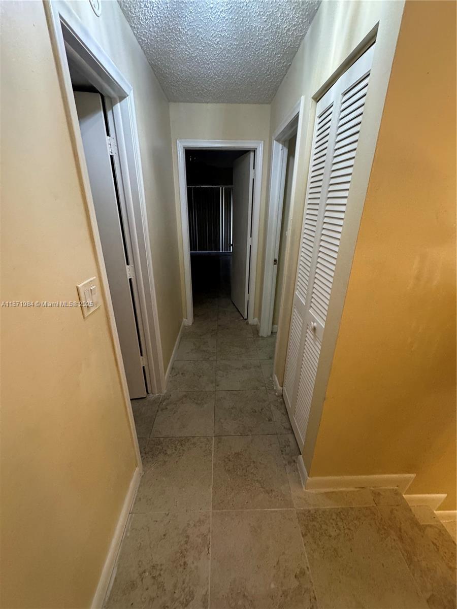 COURTS OF INVERRARY PHASE - Residential Lease