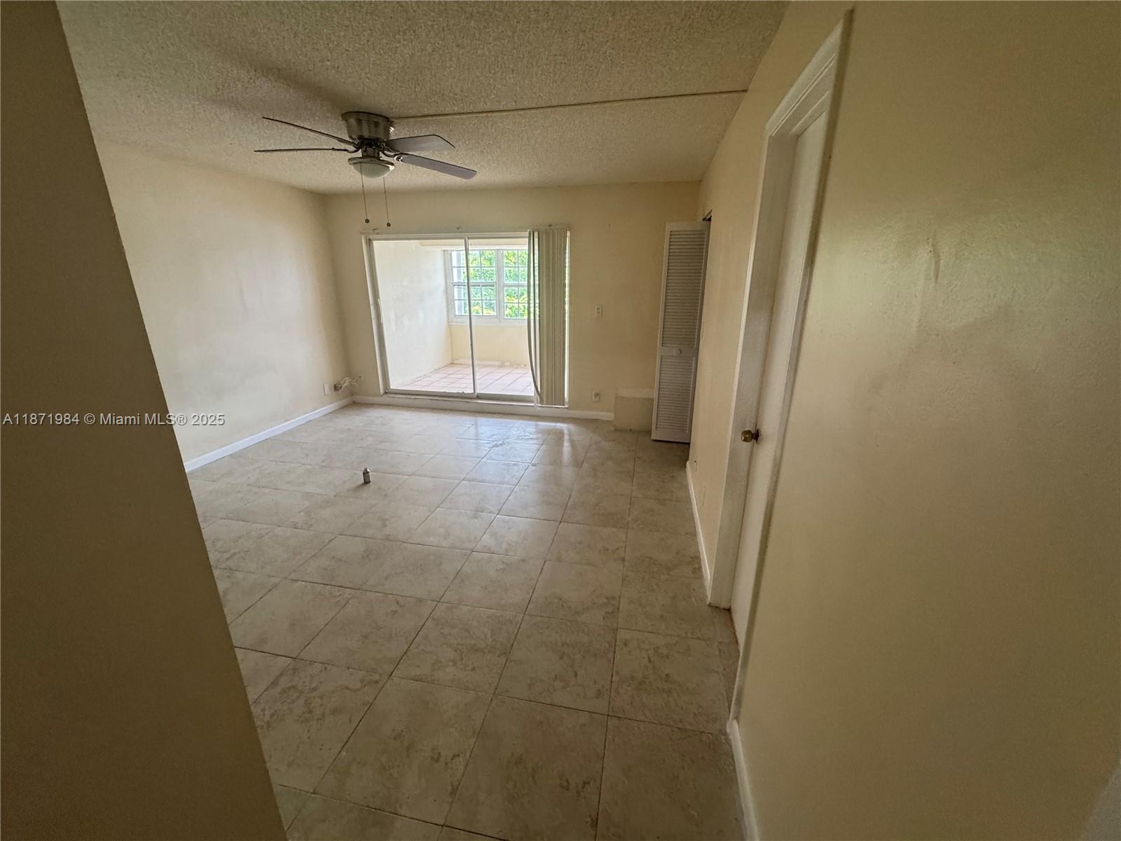 COURTS OF INVERRARY PHASE - Residential Lease