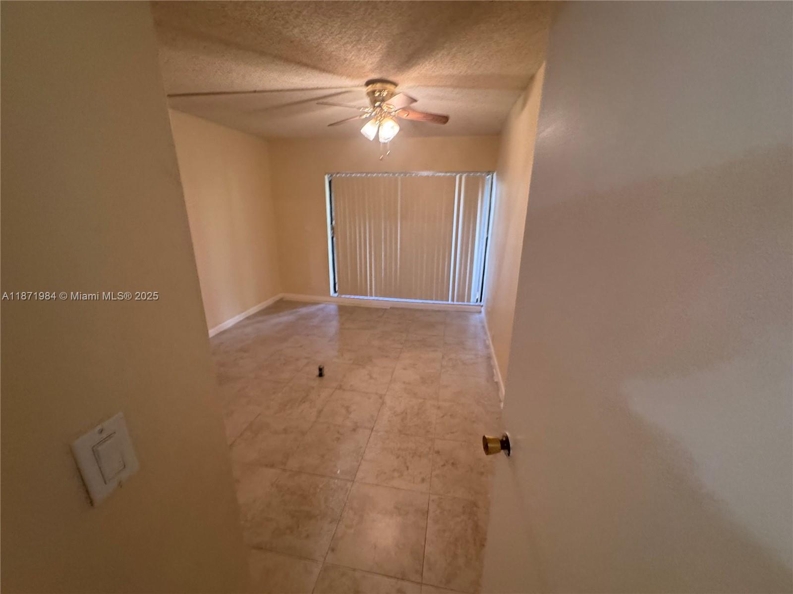 COURTS OF INVERRARY PHASE - Residential Lease