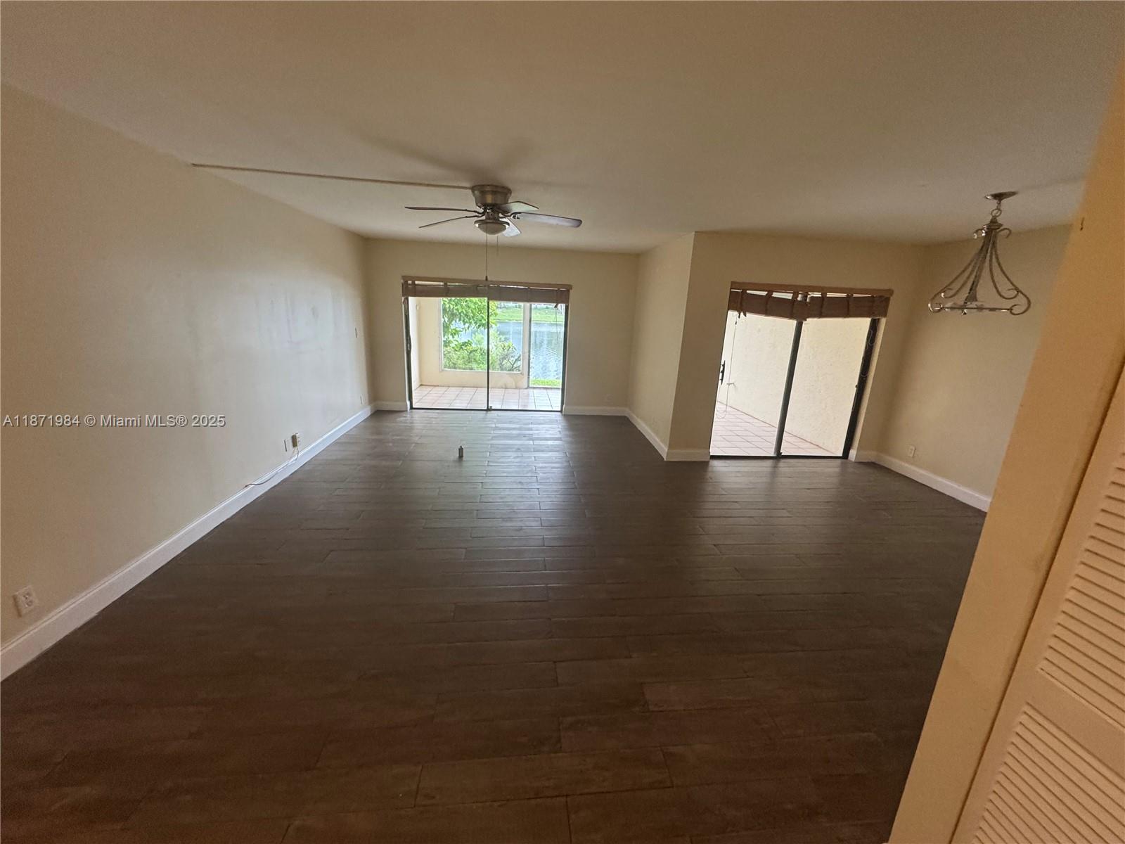 COURTS OF INVERRARY PHASE - Residential Lease