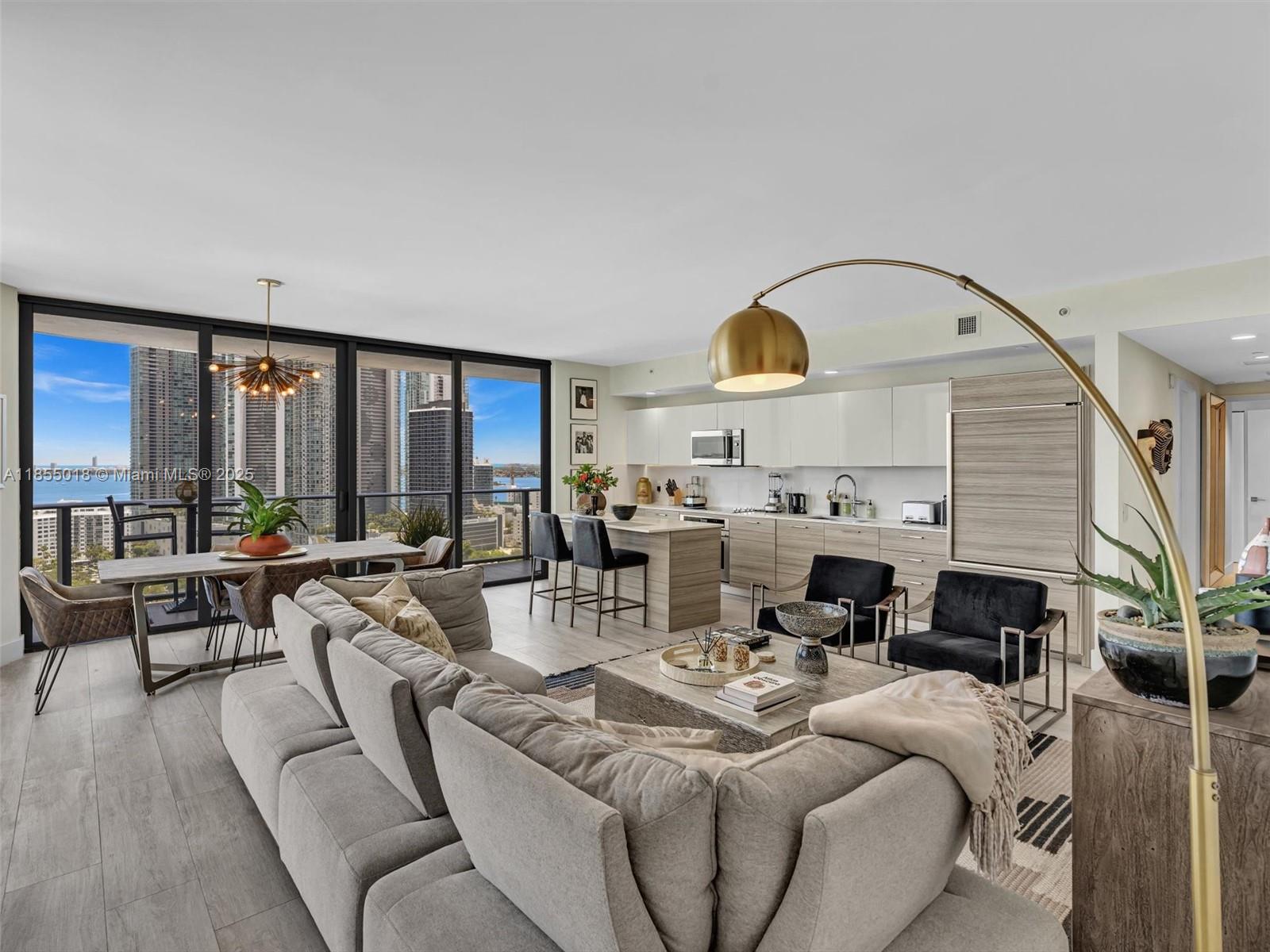 121 NE 34th St 2208