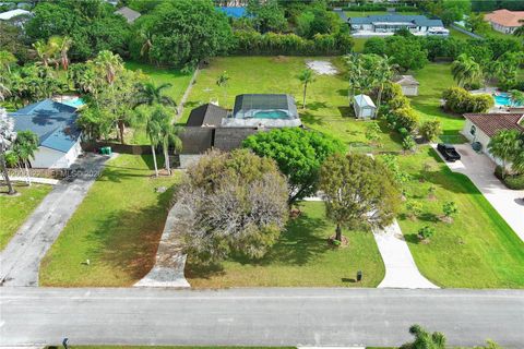 Photo of 15941 SW 252nd St, Homestead, FL 33031 (MLS # A12006322)
