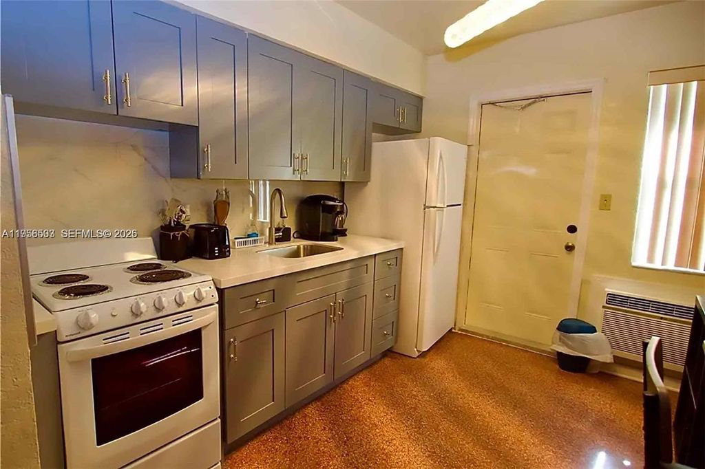 Photo of 1934 Madison St #3, Hollywood, FL 33020 (MLS # A11956503)