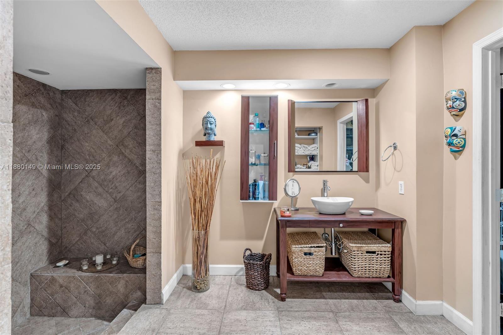 LAKES OF THE MEADOW SEC 2 - Residential