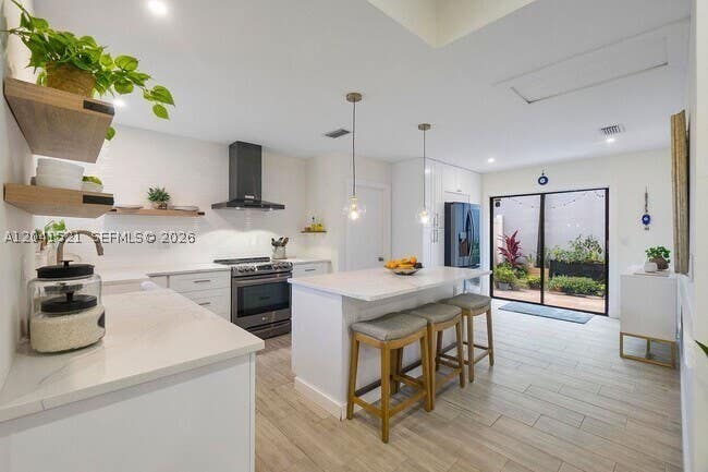 Photo of 13 Fenwick Pl #13, Boynton Beach, FL 33426 (MLS # A12041521)