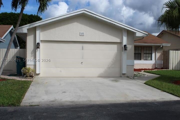 Photo of 13 Fenwick Pl #13, Boynton Beach, FL 33426 (MLS # A12041521)
