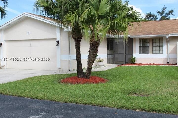 Photo of 13 Fenwick Pl #13, Boynton Beach, FL 33426 (MLS # A12041521)