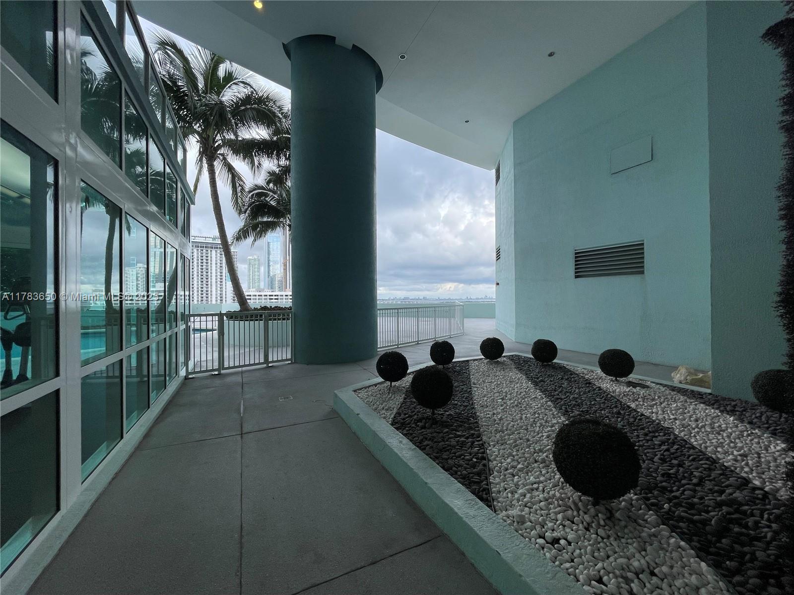 QUANTUM ON THE BAY CONDO - Residential