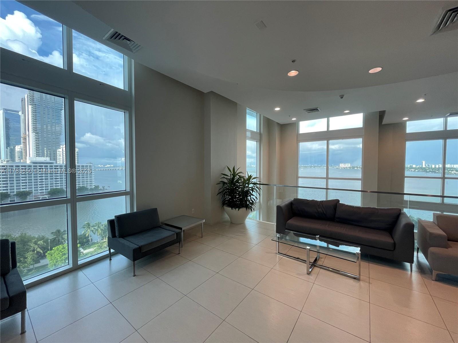 QUANTUM ON THE BAY CONDO - Residential