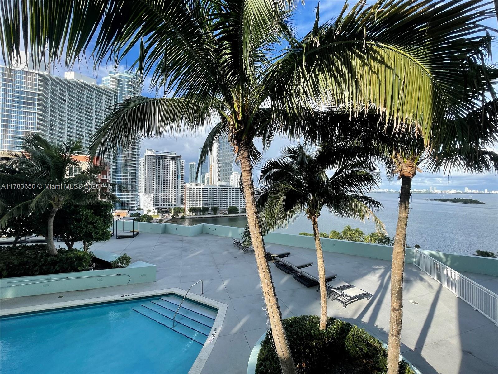 QUANTUM ON THE BAY CONDO - Residential