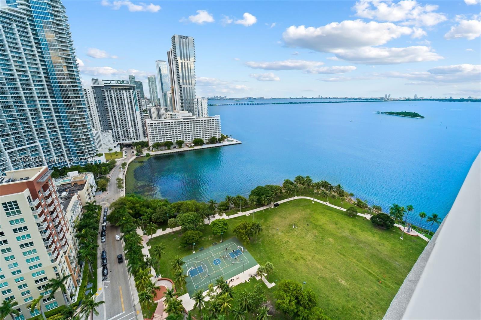 QUANTUM ON THE BAY CONDO - Residential