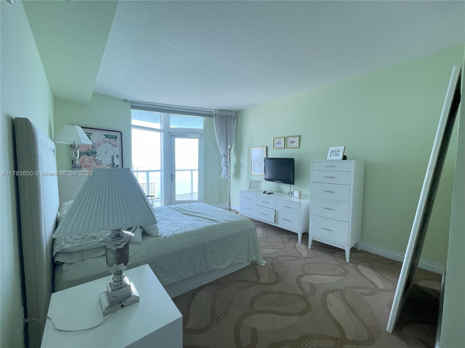 QUANTUM ON THE BAY CONDO - Residential