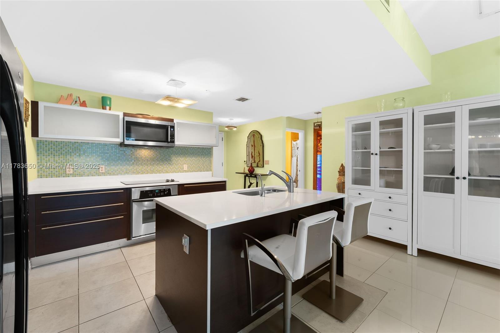 QUANTUM ON THE BAY CONDO - Residential