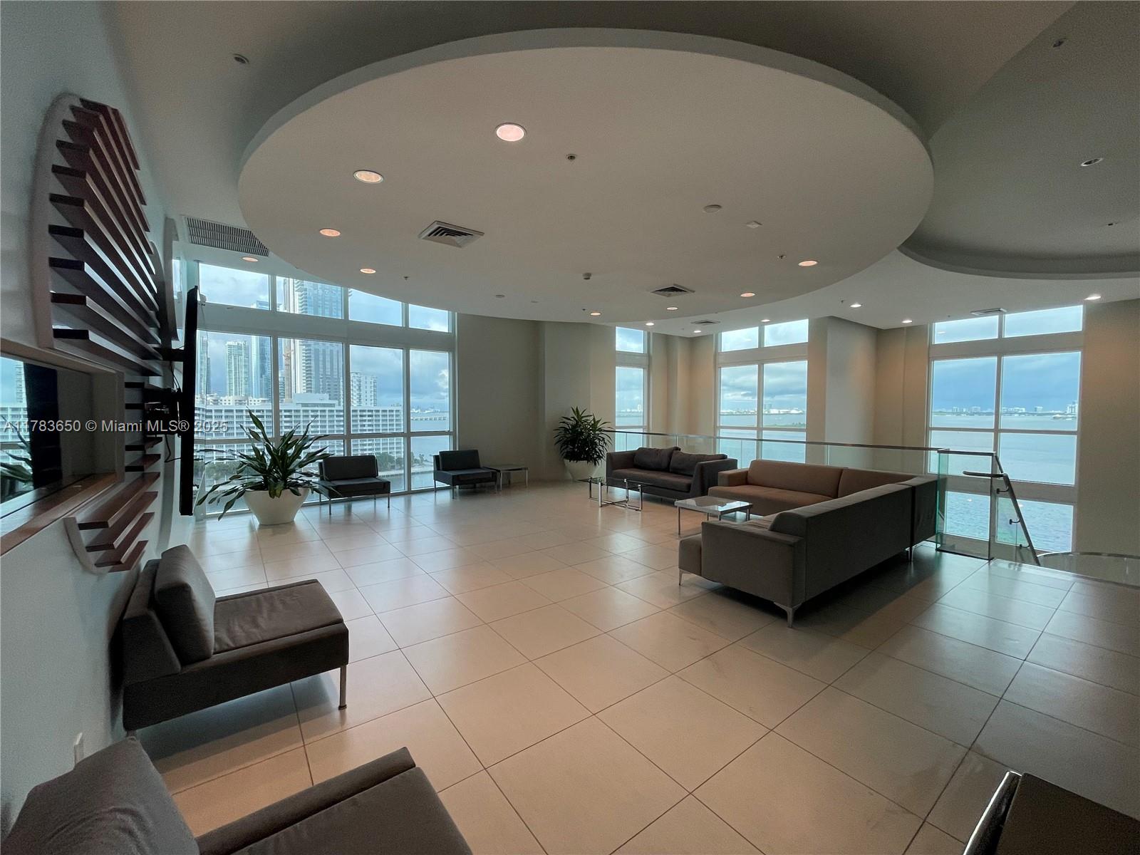 QUANTUM ON THE BAY CONDO - Residential