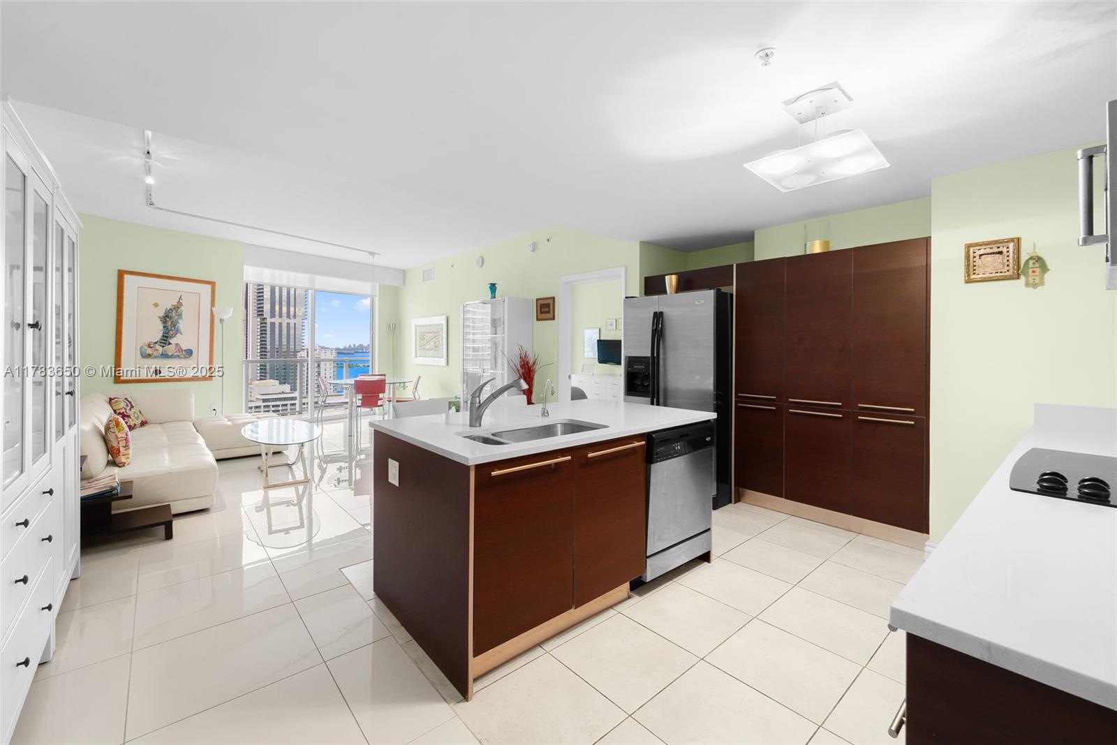 QUANTUM ON THE BAY CONDO - Residential