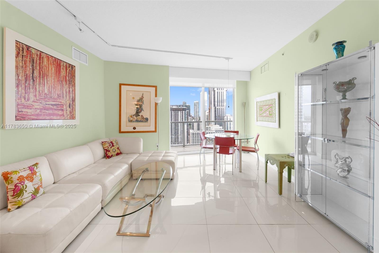 1900 N Bayshore Dr 2404
