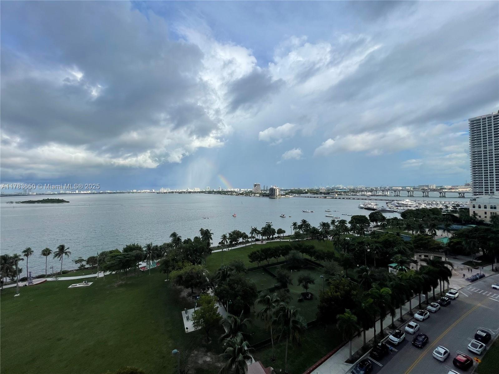 QUANTUM ON THE BAY CONDO - Residential