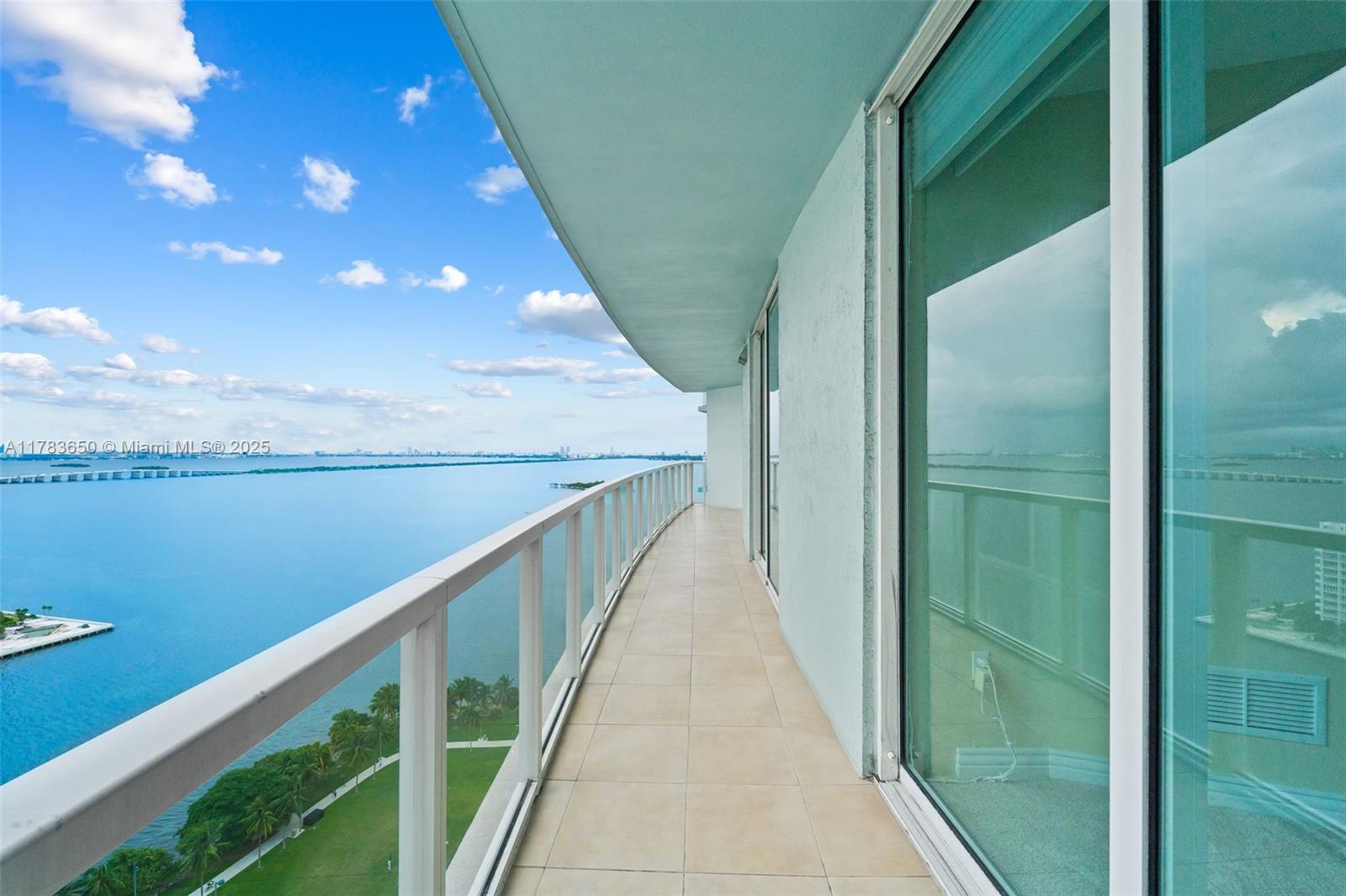 QUANTUM ON THE BAY CONDO - Residential