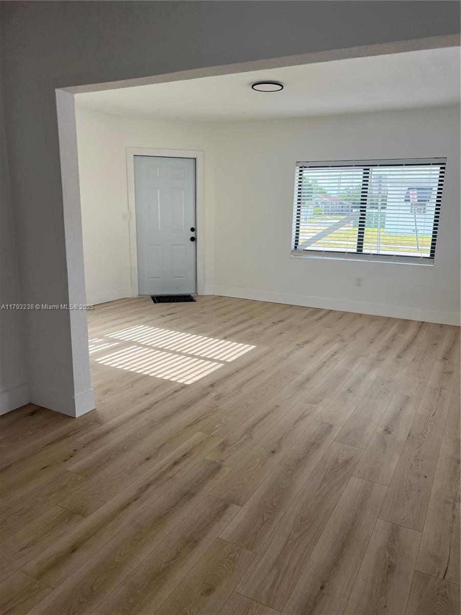 801 NW 75th St