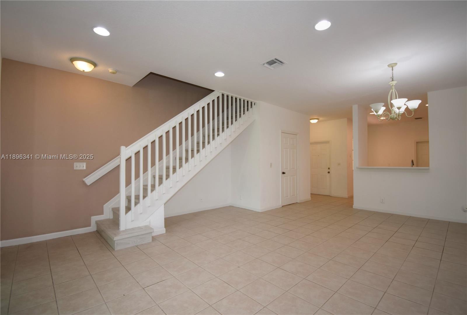 3873 Tree Top Dr
