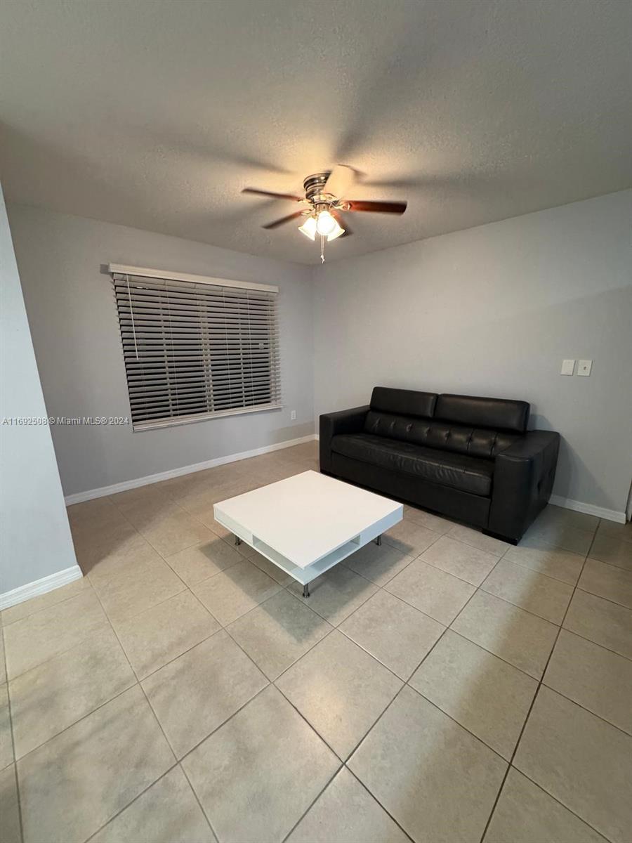 EMERALD ISLE AT LAGUNA LA - Residential