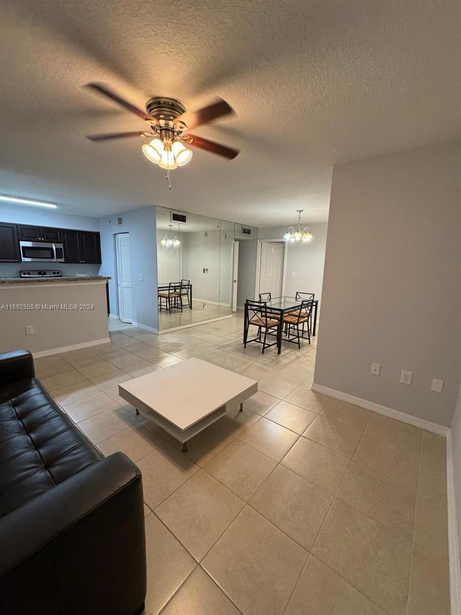 EMERALD ISLE AT LAGUNA LA - Residential