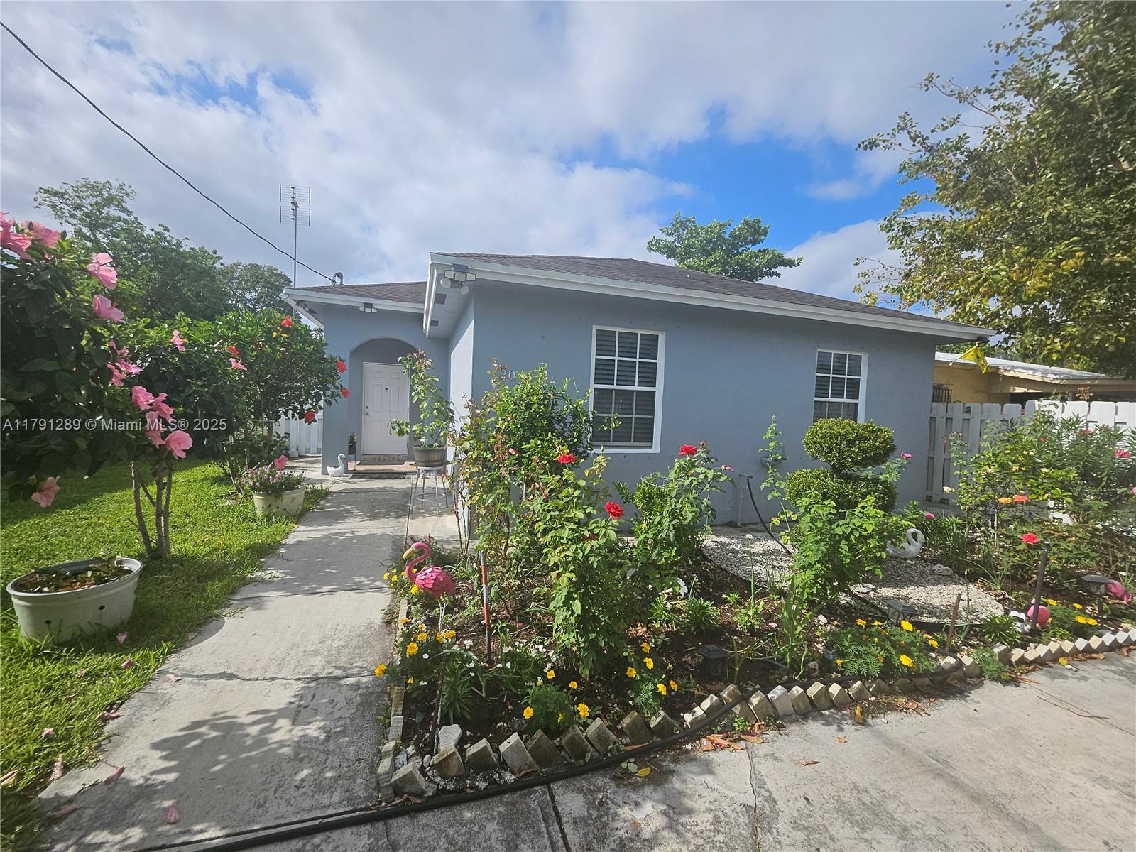 3028 Nw 95th St, Miami, Broward County, Florida - 3 Bedrooms  
3 Bathrooms - 