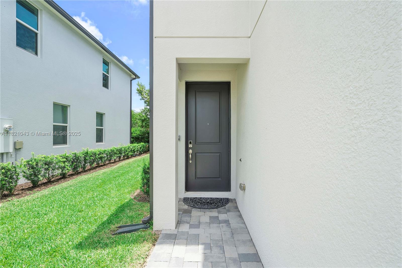 ENCLAVE AT MANGONIA PARK - Residential