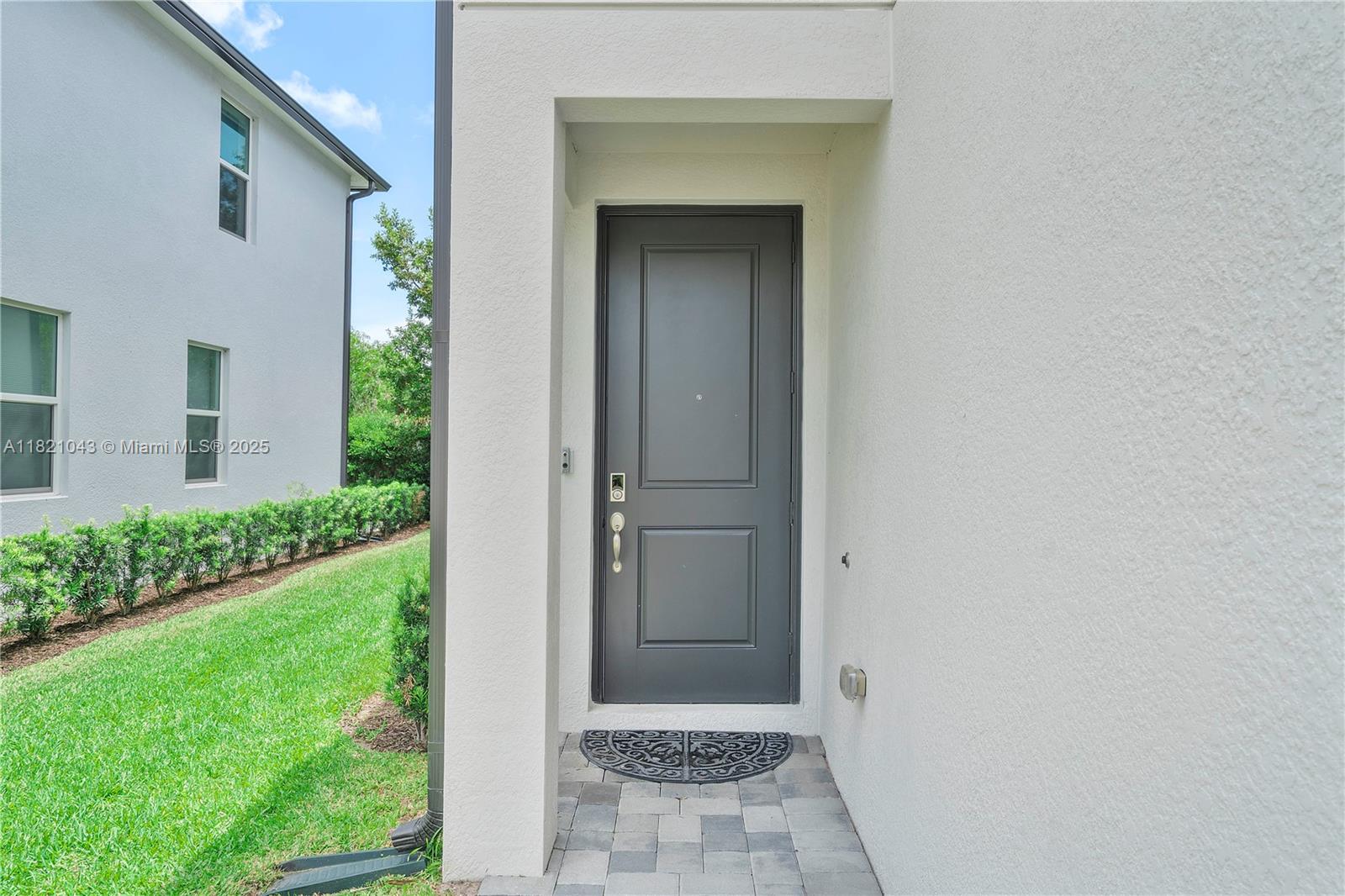 ENCLAVE AT MANGONIA PARK - Residential